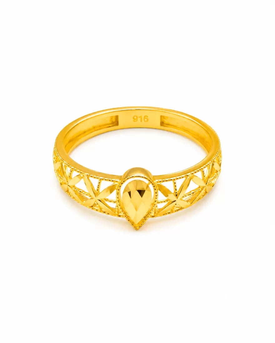 Cincin pyramid bujur sireh
