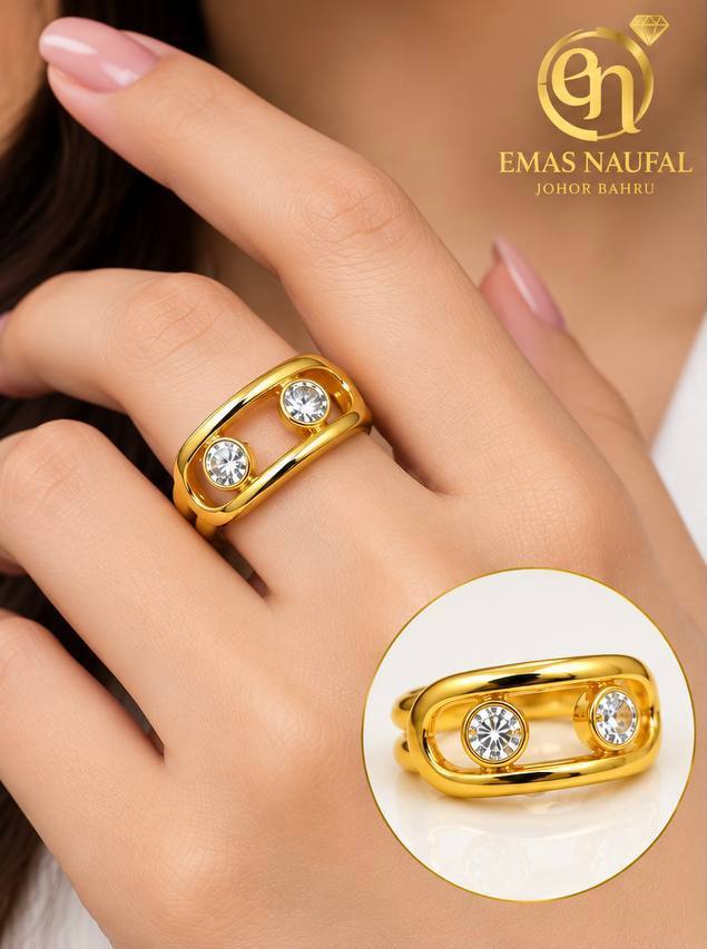 Paper clip link ring with zirconia stone